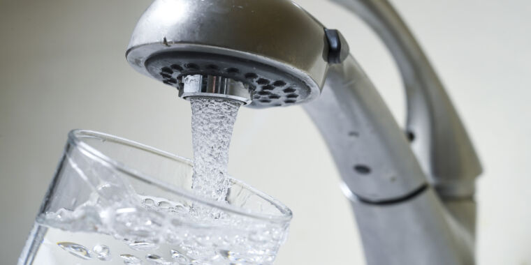 Man says he secretly lowered his town’s water fluoride for over a decade