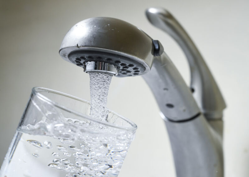 Man says he secretly lowered his town’s water fluoride for over a decade