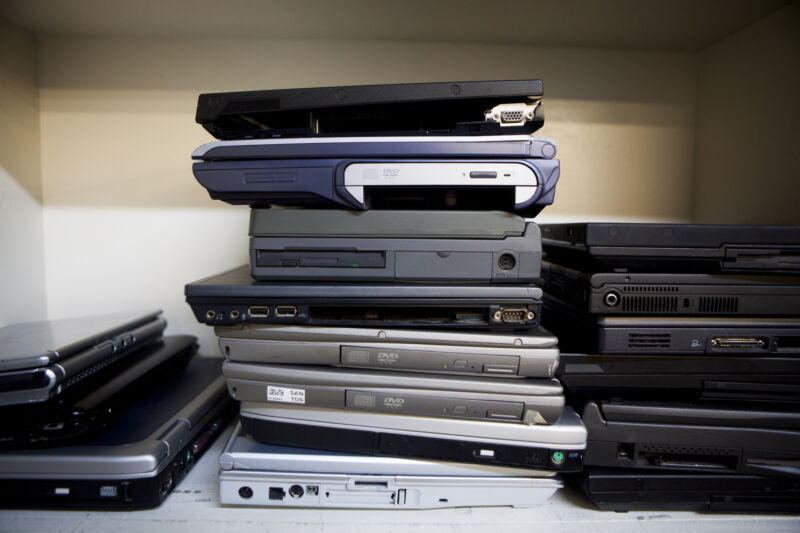 If you've got a laptop that's sufficiently old, like this 2014 pile-up at a recycling program, or a bit "weird," you can help test it against proposed changes to the Linux kernel's backlight systems.