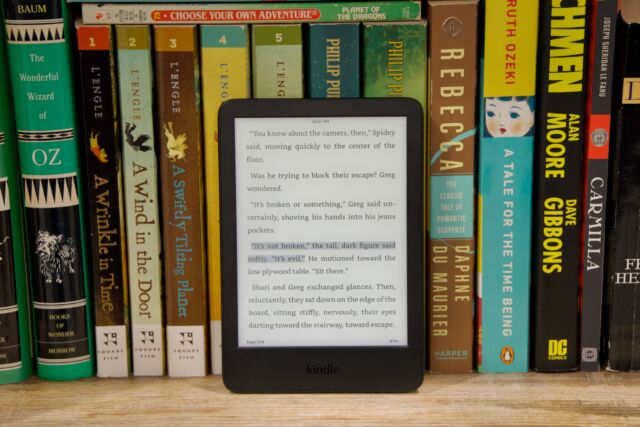 The new $100 Kindle is Amazon's best entry-level model, though it still has to live in Paperwhite's shadow. 