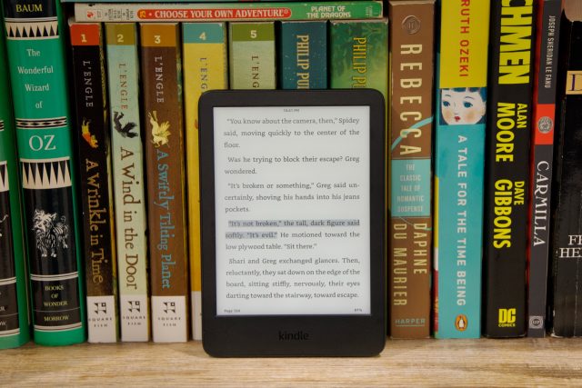 refreshes $250 high-end Kindle Oasis with adjustable reading light –  GeekWire