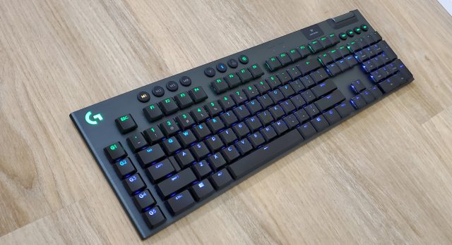 Logitech G915. 