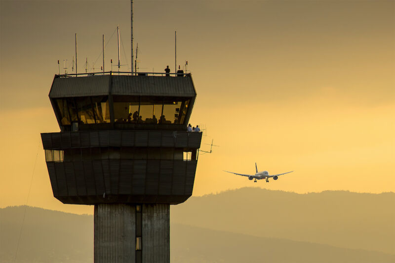 La interferencia del GPS hizo que la FAA desviara el tráfico aéreo de Texas.  Expertos perplejos