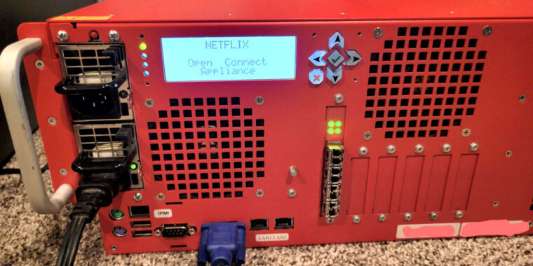 Redditor verwerft afsluitende Netflix-cacheserver met 262TB opslag