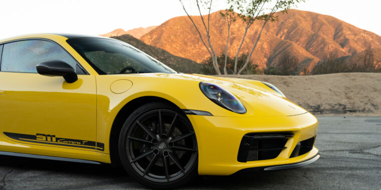 First test of the Porsche 911 Carrera T: simplify, then add the right options