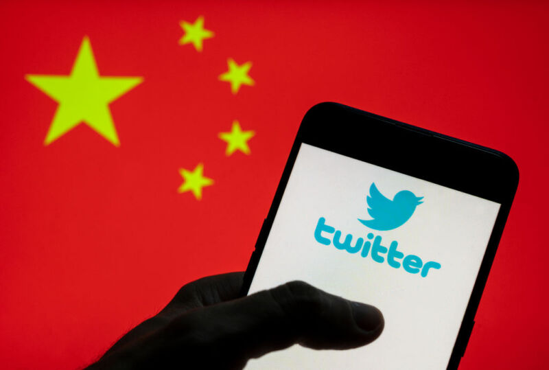 Les suppressions d’emplois sur Twitter ont permis un déluge de spams pornographiques qui a noyé les nouvelles des manifestations en Chine