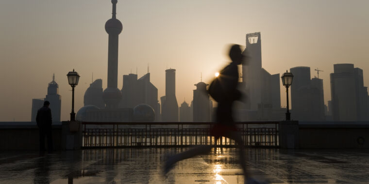 Photo of Čína spája prepuknutie ochorenia COVID s mužským behaním po parku;  Vedci pochybujú