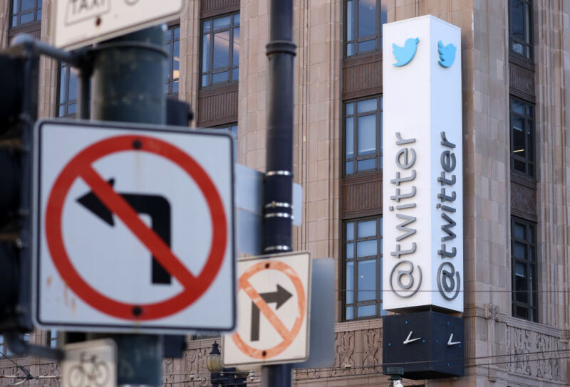 Twitter offering some laid-off staff only half what they’re owed, lawsuit says