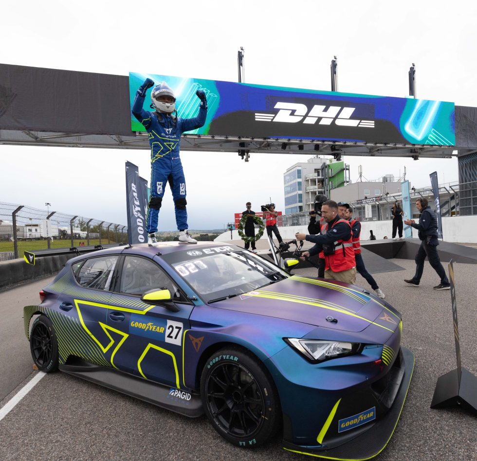 Cupra dominó la serie FIA ​​ETCR 2022.