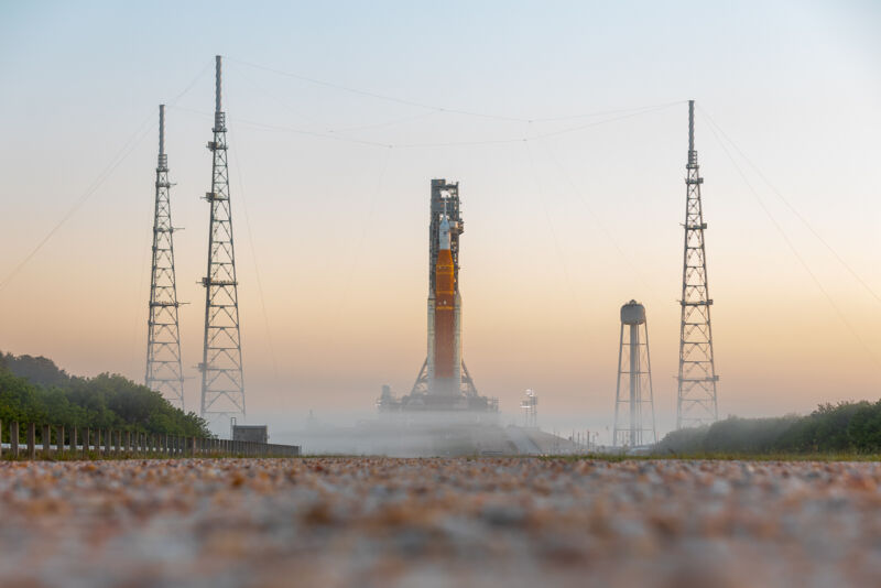 La misión Artemis I de la NASA se lanzará este año.  ¿Pero Artemis III también volará en el cohete Space Launch System?