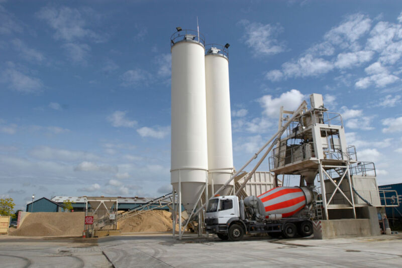 Fábricas de cemento, Ipswich, Suffolk, Reino Unido.  (Foto de BuildPix/Fotografía de construcción/Avalon/Getty Images)
