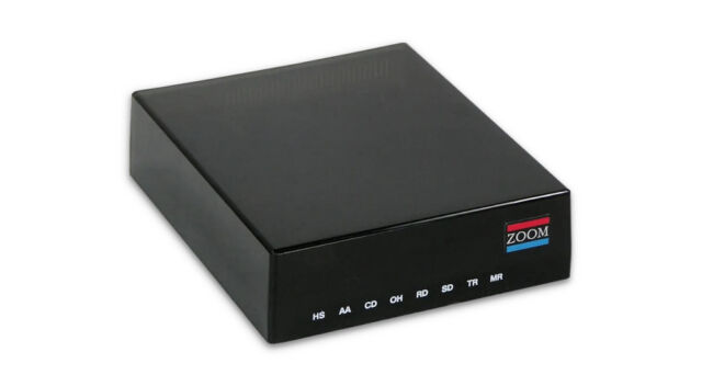 Una foto de un módem Zoom 2400 BPS como lo usé por primera vez en 1992.