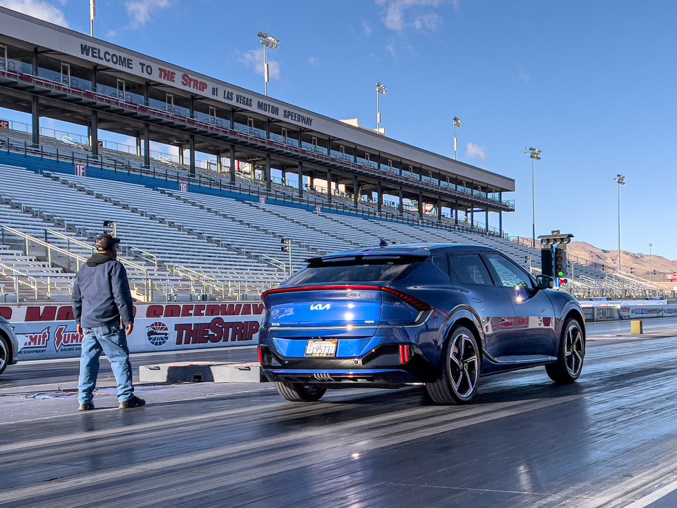 I ran the drag strip twice and got ETs of 11.557 and 11.587 without much difficulty. And the cars seemed able to cope with repeated runs.