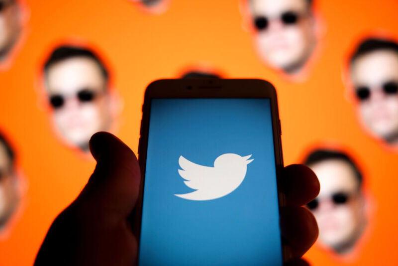 Twitter Blue will reportedly cost $11 in App Store so Musk can avoid Apple fees