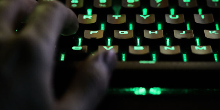 Corsair sagt Bug, nicht Keylogger, hinter dem gruseligen Verhalten einiger K100-Tastaturen