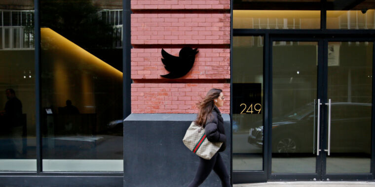 Twitter sued for targeting women and staff on family leave in layoffs thumbnail