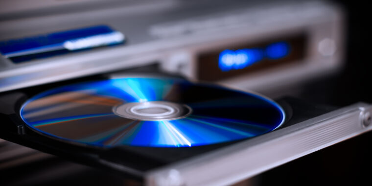 Blu-ray player gathering dust? Turn it into a laser-scanning microscope thumbnail