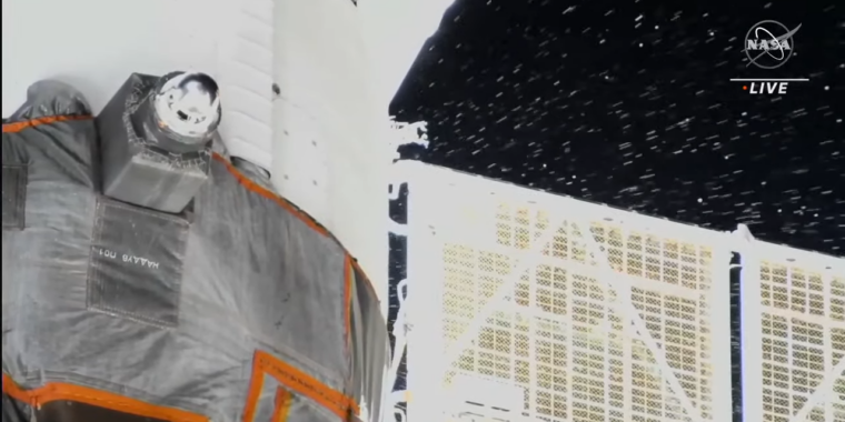 Photo of Russland sagt, es werde keine sofortigen Maßnahmen gegen das beschädigte Sojus-Raumschiff ergreifen
