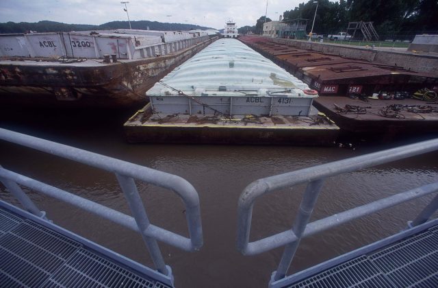 barge-640x420.jpg