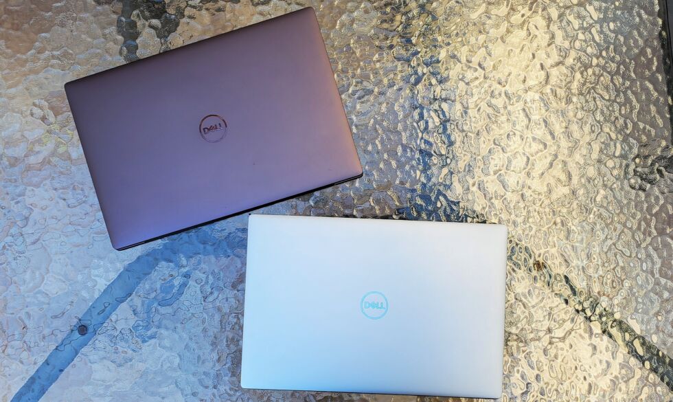 The 2022 XPS 13 in Umber (top) and Sky (bottom)