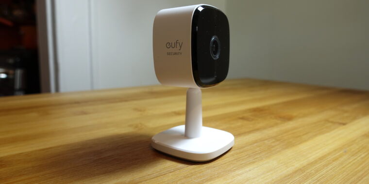 Las cámaras de «almacenamiento local» de Eufy se pueden transmitir desde cualquier lugar, sin cifrar