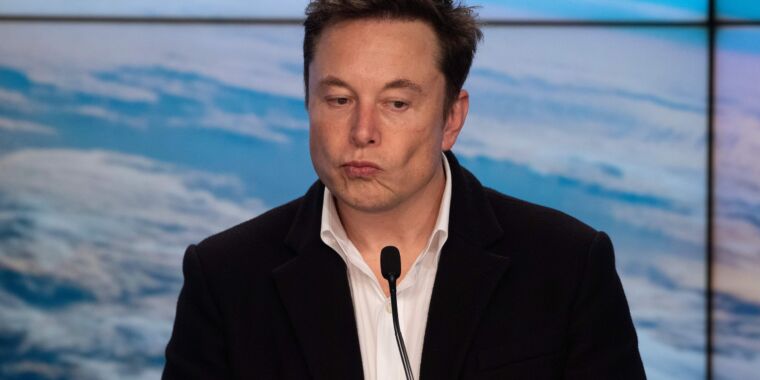 Twitter призупиняє роботи робота стеження за літаком @ElonJet після того, як Маск пообіцяв залишити його на місці