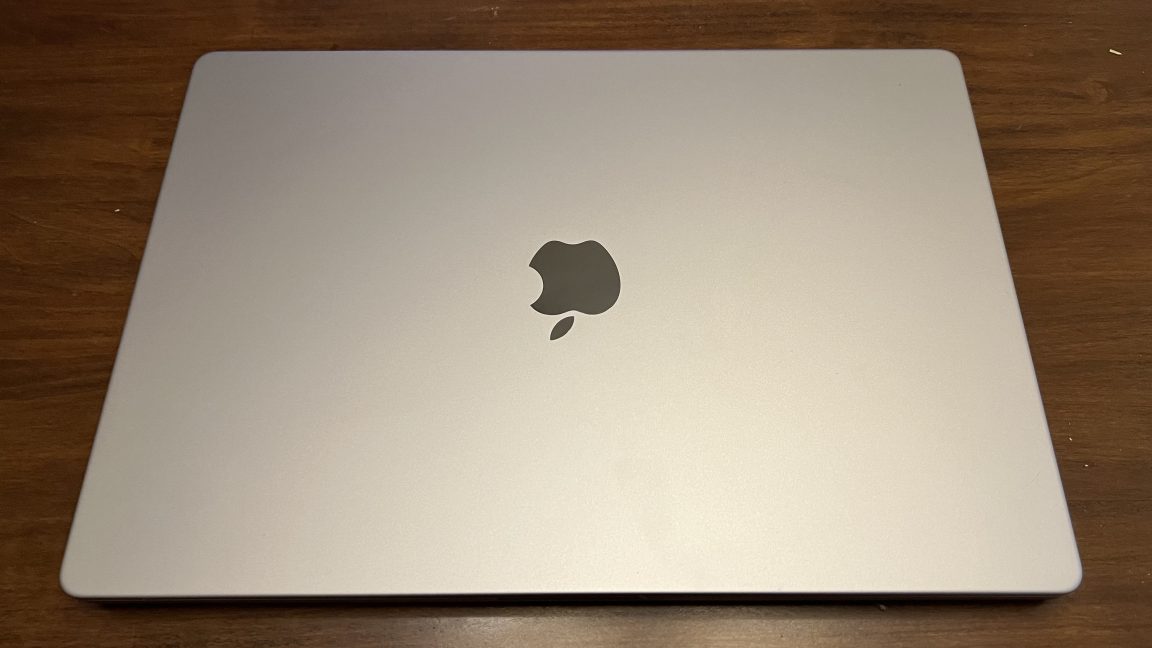 Apple - [2023年OS] MacBook Pro 元箱 指紋認証、タッチパネル Used & Refurbished 14-inch Apple MacBook Pro (2023) from OWC
