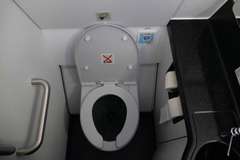A bathroom on an Airbus A321neo.