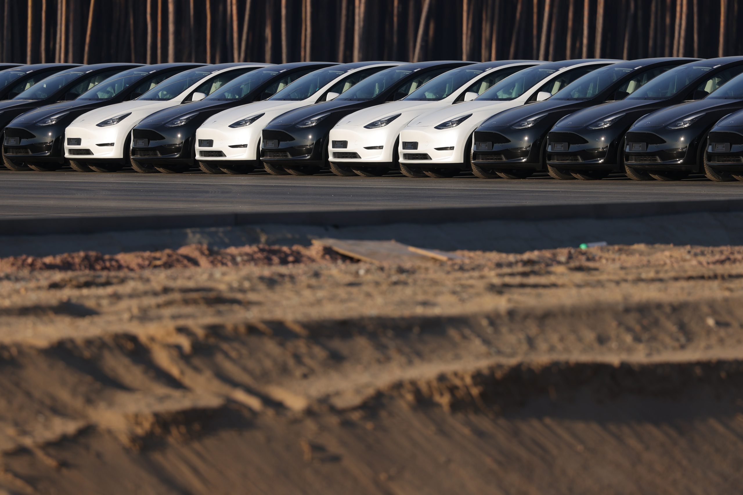 Tesla misses 2022 Q4 target, share price drops further - Ars Technica