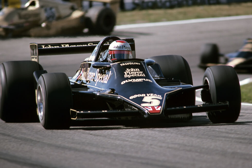 En plus d'avoir remporté l'Indianapolis 500, le championnat IndyCar et le Pikes Peak International Hill Climb, Mario Andretti a également remporté le championnat du monde de F1 1978 au volant de l'équipe Lotus.