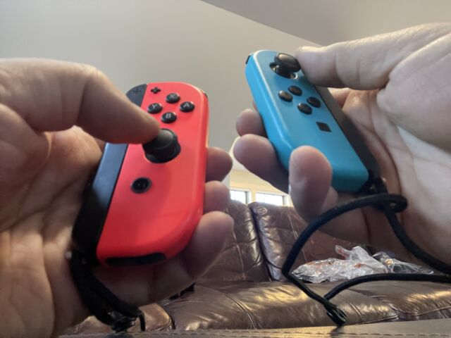 It came to this - holding Joy-Cons in the wrong hands ...
