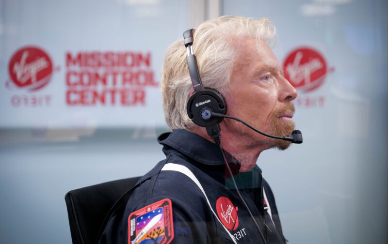 Virgin Orbit заснував сер Річард Бренсон. 