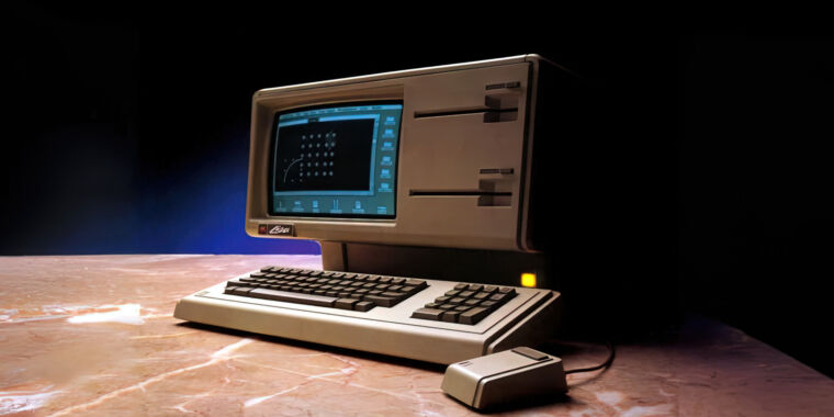 photo of Pioneering Apple Lisa goes “open source” thanks to Computer History Museum image