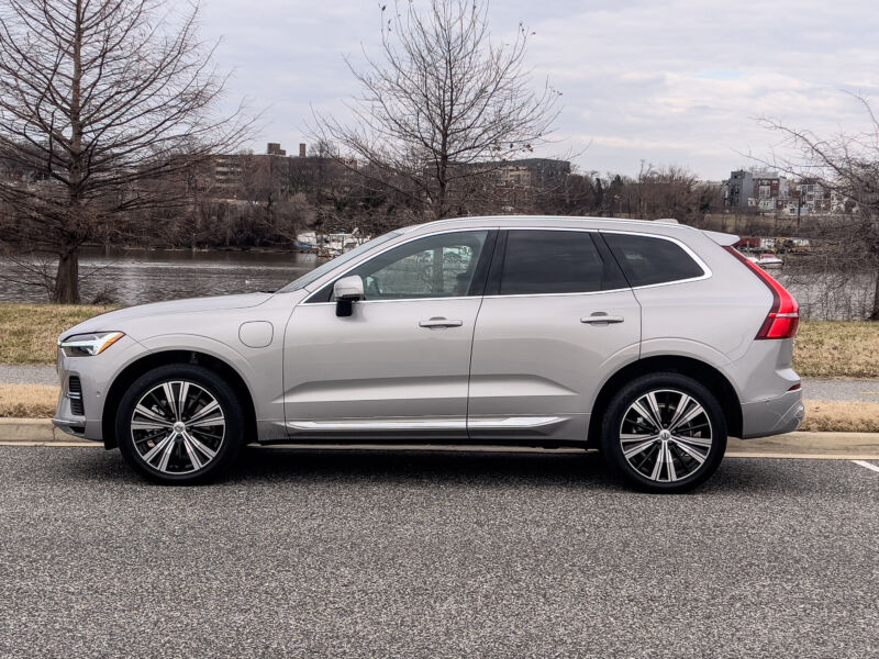 A silver Volvo XC60 in profile