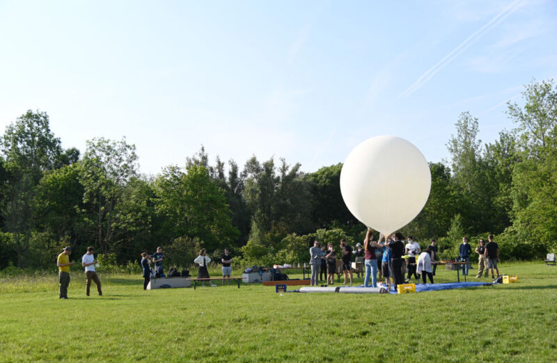 Pourquoi le gouvernement chinois ferait-il voler un gros ballon stratosphérique ?