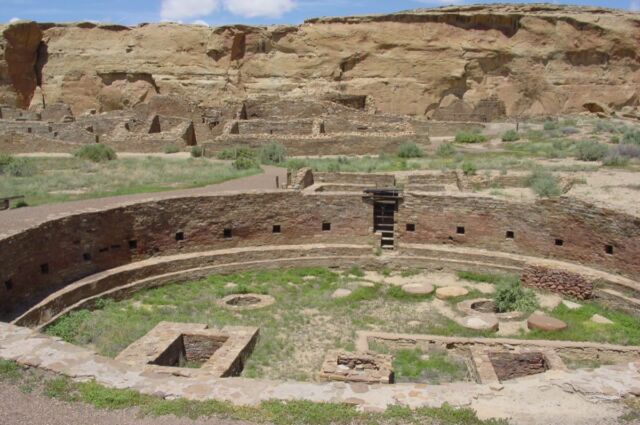 The ruins of Chetro Ketl in Chaco Canyon, with the large kiva of the complex.