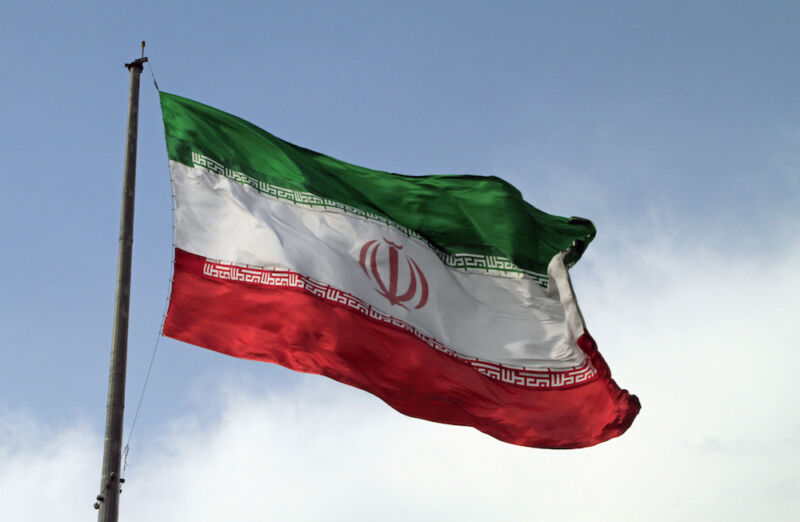 مایکروسافت ادعا می کند که حملات به مجله فرانسوی از سوی گروه مورد حمایت ایران صورت گرفته است