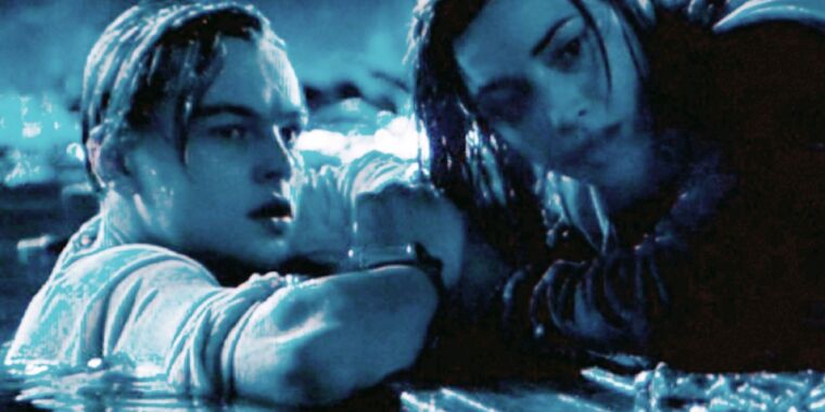 Ever since James Cameron's blockbuster film Titanic hit movie screens in December 1997, fans have been arguing about a specific scene in which Jack (L