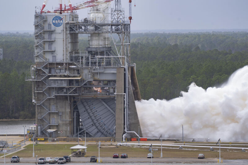 NASA conducts an RS-25 hot fire test on the Fred Haise Test Stand at Stennis Space Center in south Mississippi on Feb. 8, 2023