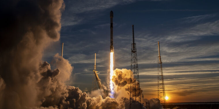 Rocket Report: ULA seeks to up Vulcan cadence; Capella inks with Rocket Lab