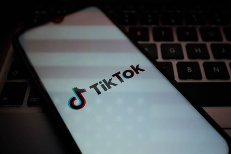 Байден Ультиматум TikTok: розірвати зв’язки з Китаєм або зіткнутися з забороною США