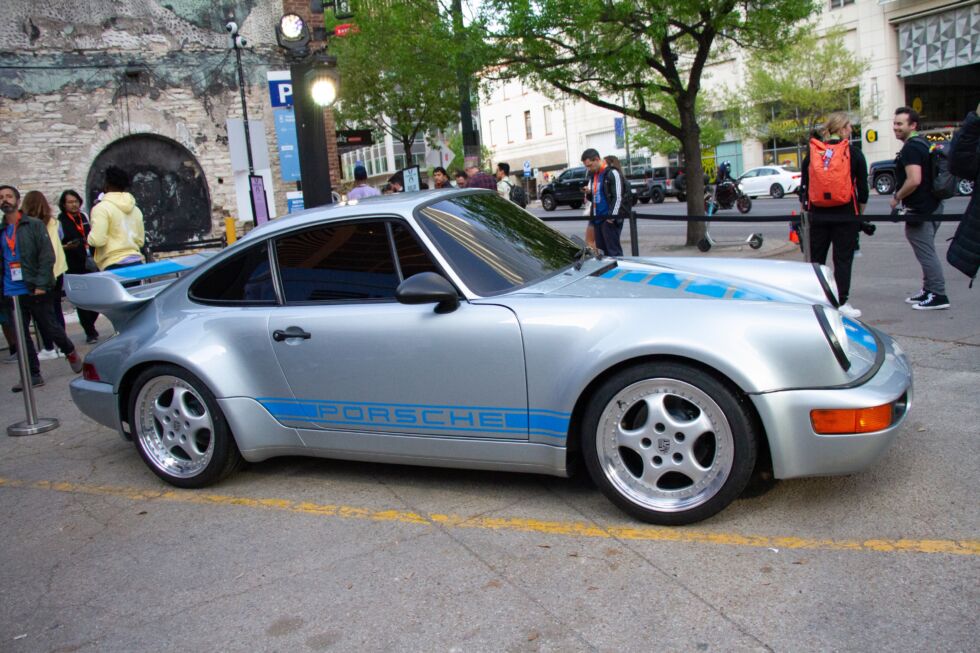 Você provavelmente terá que ser bonito em seu Porsche para descobrir que este é um 3.8 RS, não um 911 Turbo.
