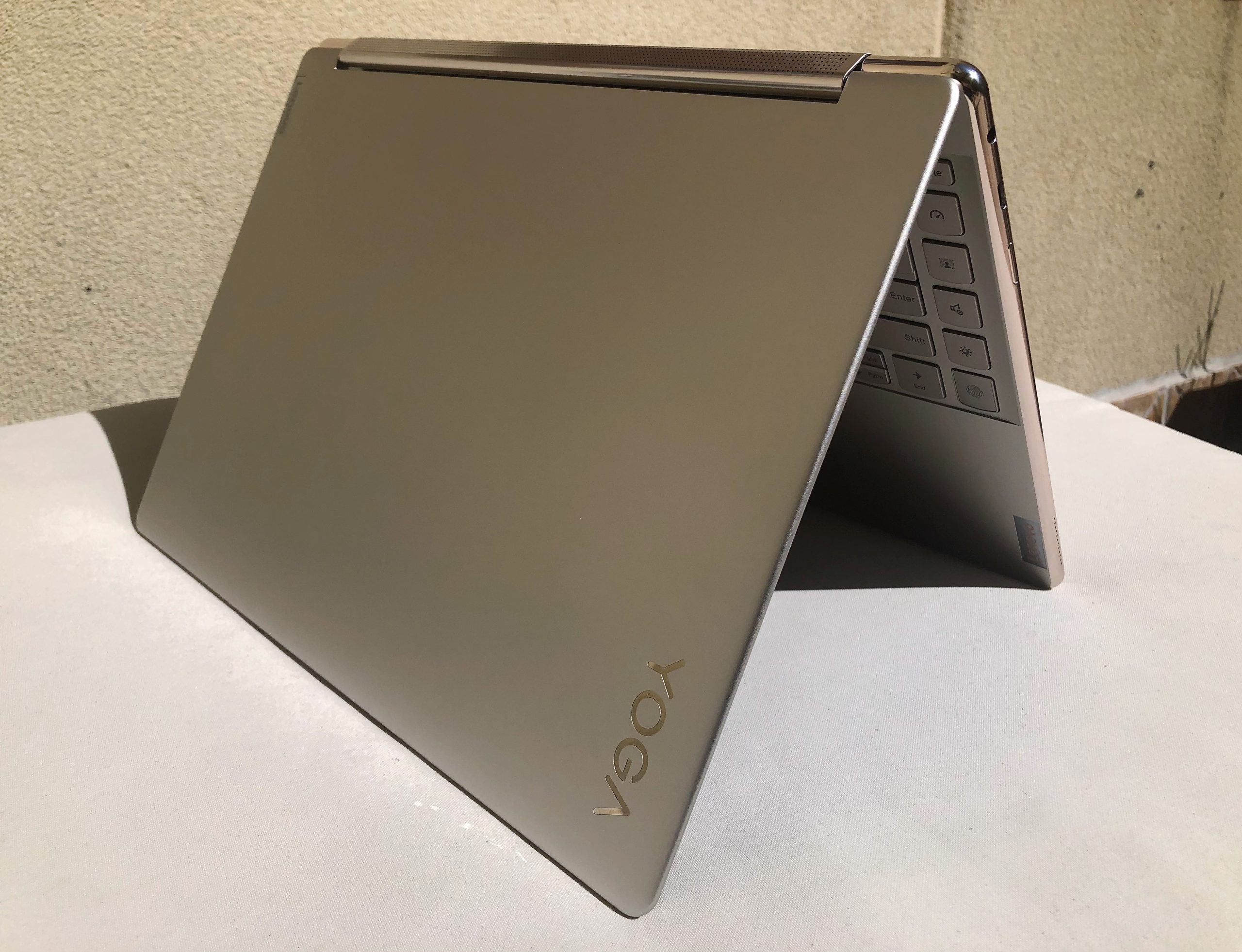 Lenovo Yoga 9i Gen 8