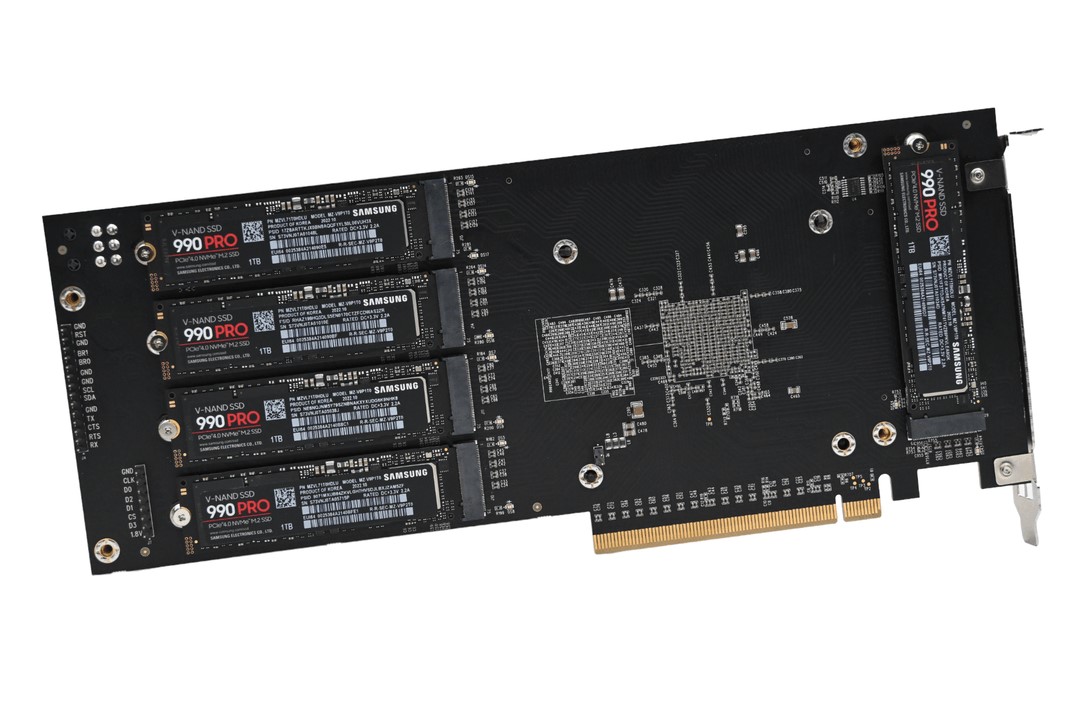 Newbie firm plans $2,800 add-in card that holds up to 21 PCIe  SSDs,  168TB | Ars Technica