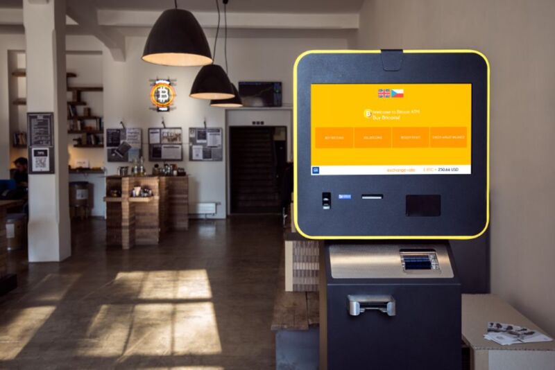 Hackers drain bitcoin ATMs of $1.5 million by exploiting 0-day bug | Ars  Technica