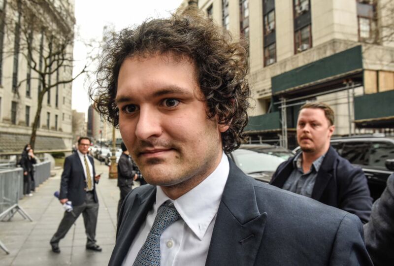 Sam Bankman-Fried photographed on the street outside a New York courthouse.