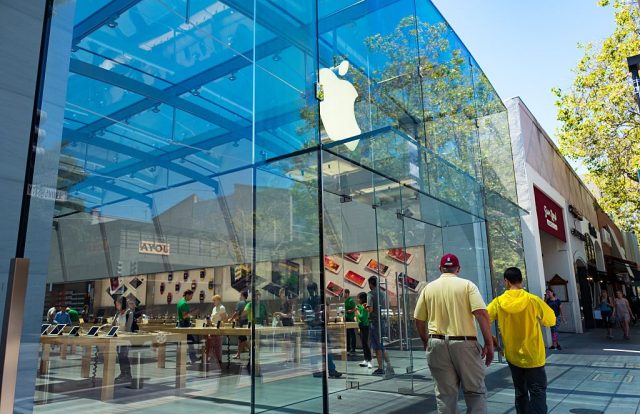 $16,000 Worth of iPhones Stolen from Charlotte Apple Store in Apparent  Inside Job - MacRumors