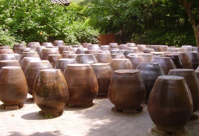 Empty traditional jars (onggi, 옹기), used for storing kimchi, gochujang, doenjang, soy sauce and other pickled banchan (side dishes).