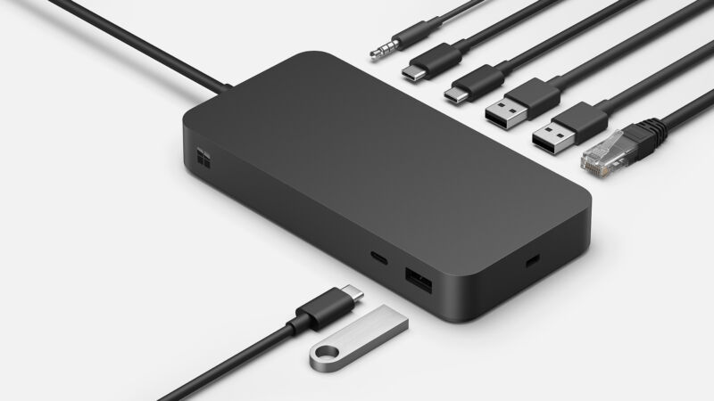 微软 Surface Dock 的新 Thunderbolt 4 版本。