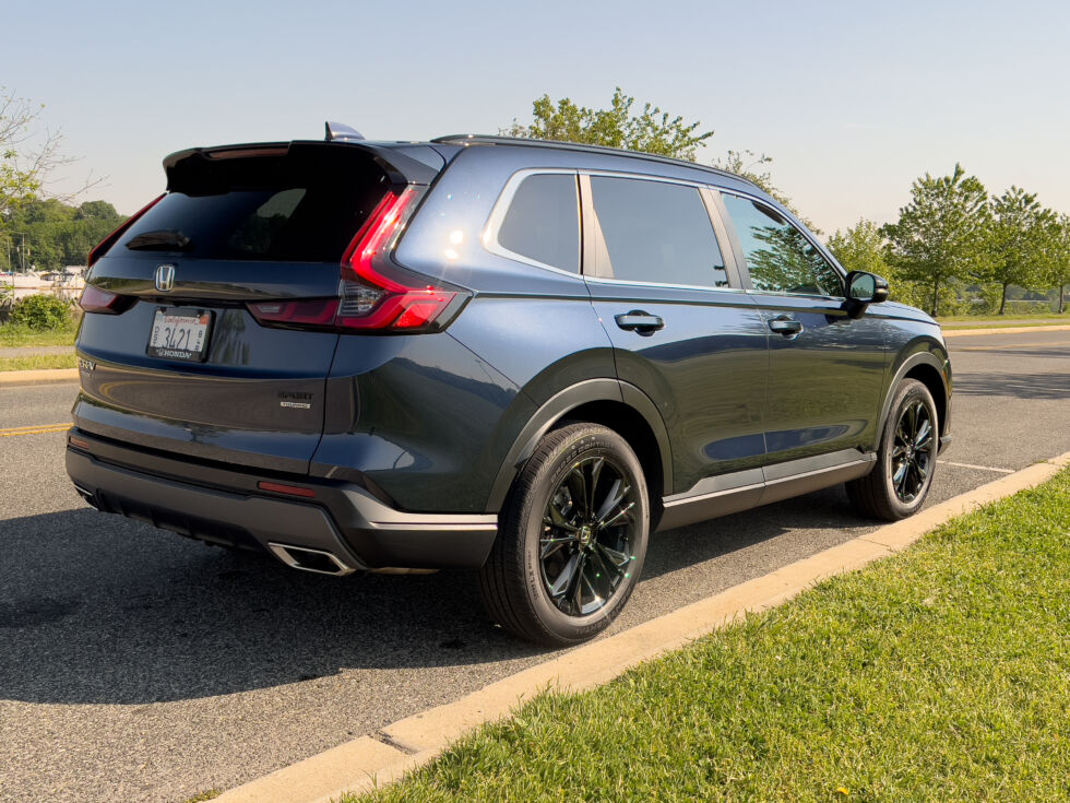 From the rear I get BMW X5 mixed with Volvo XC60 vibes.